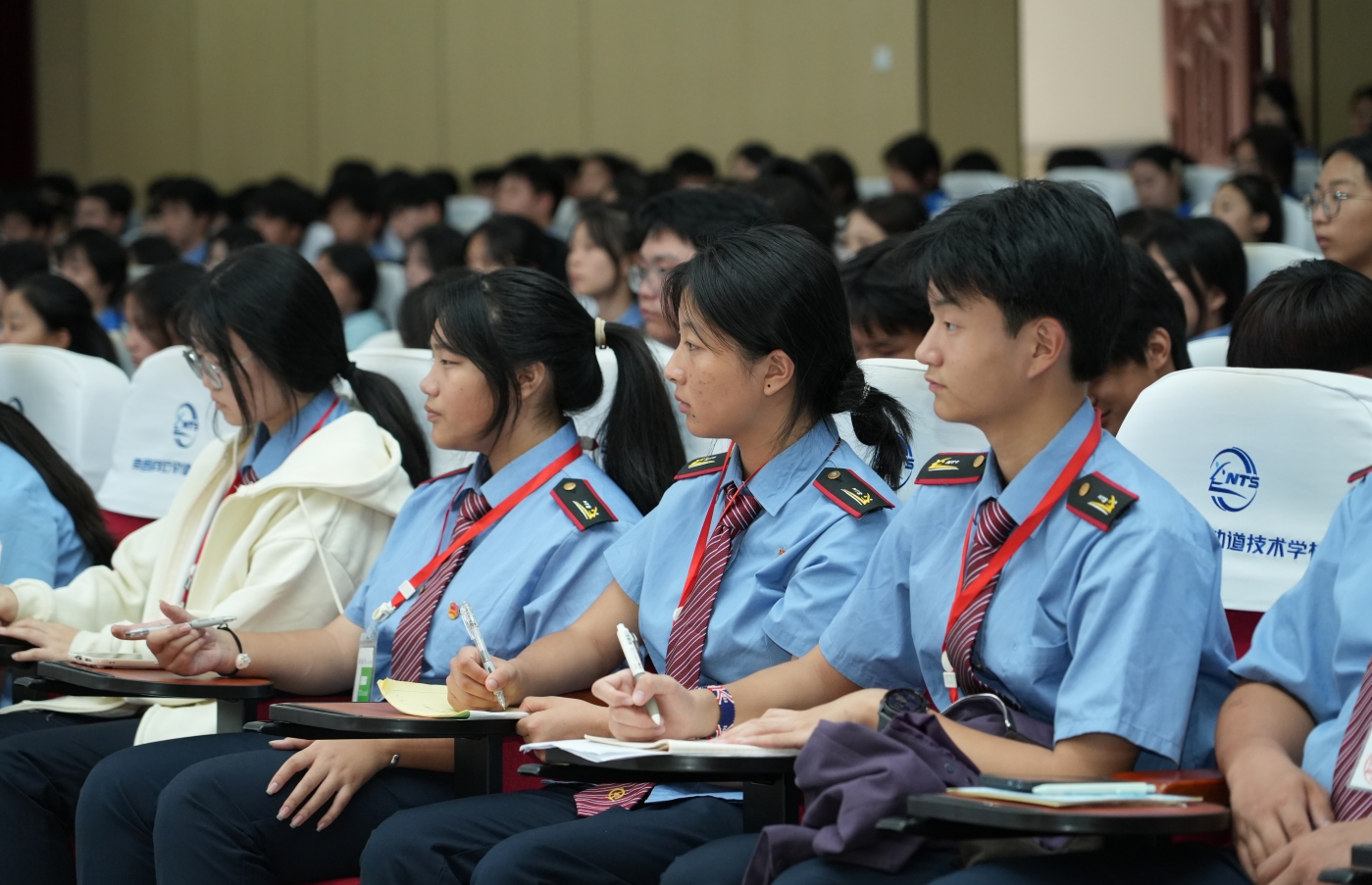 南昌向远轨道技术学校党支部副书记为团校开班讲授第一堂思政课