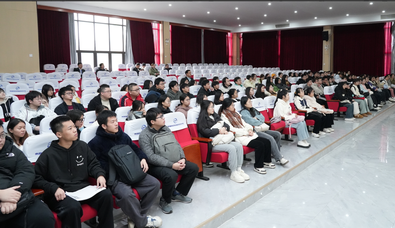 南昌师范学院见习活动在南昌向远轨道技术学校圆满举行