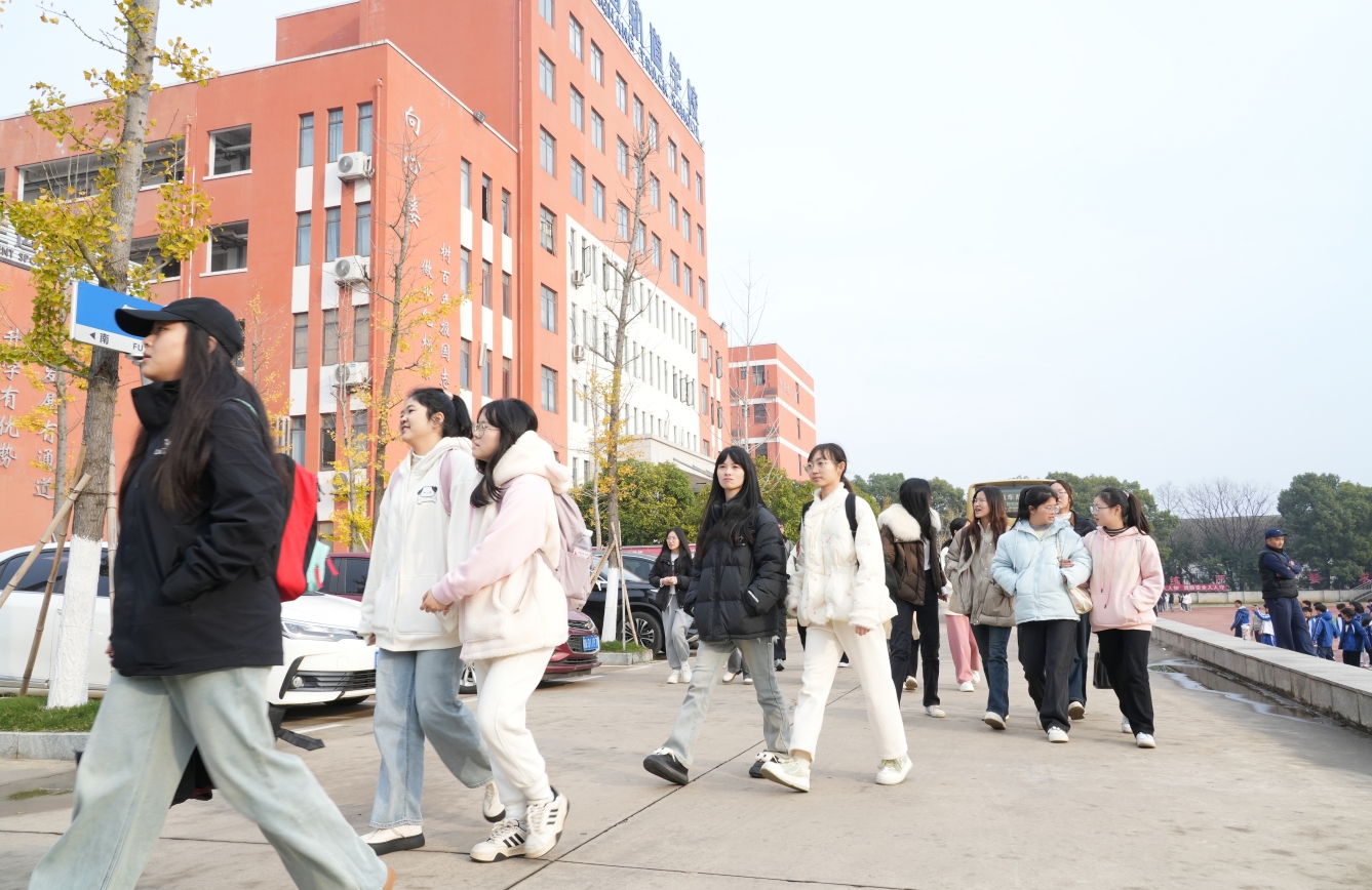 南昌师范学院见习活动在南昌向远轨道技术学校圆满举行